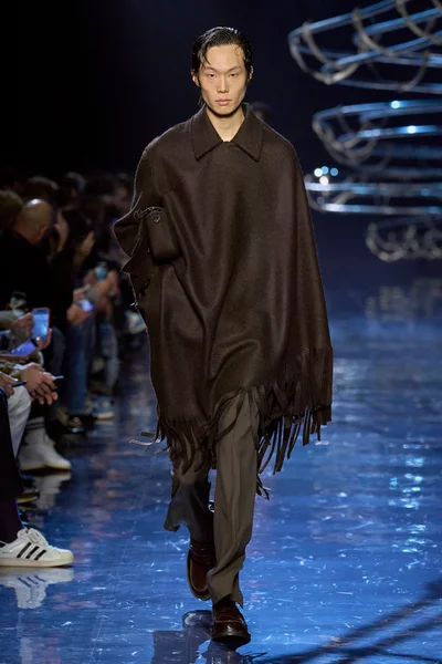 Look 11